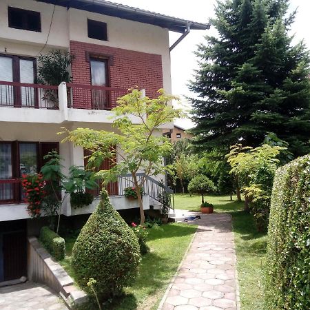 Bus Station Hostel Peja Kültér fotó