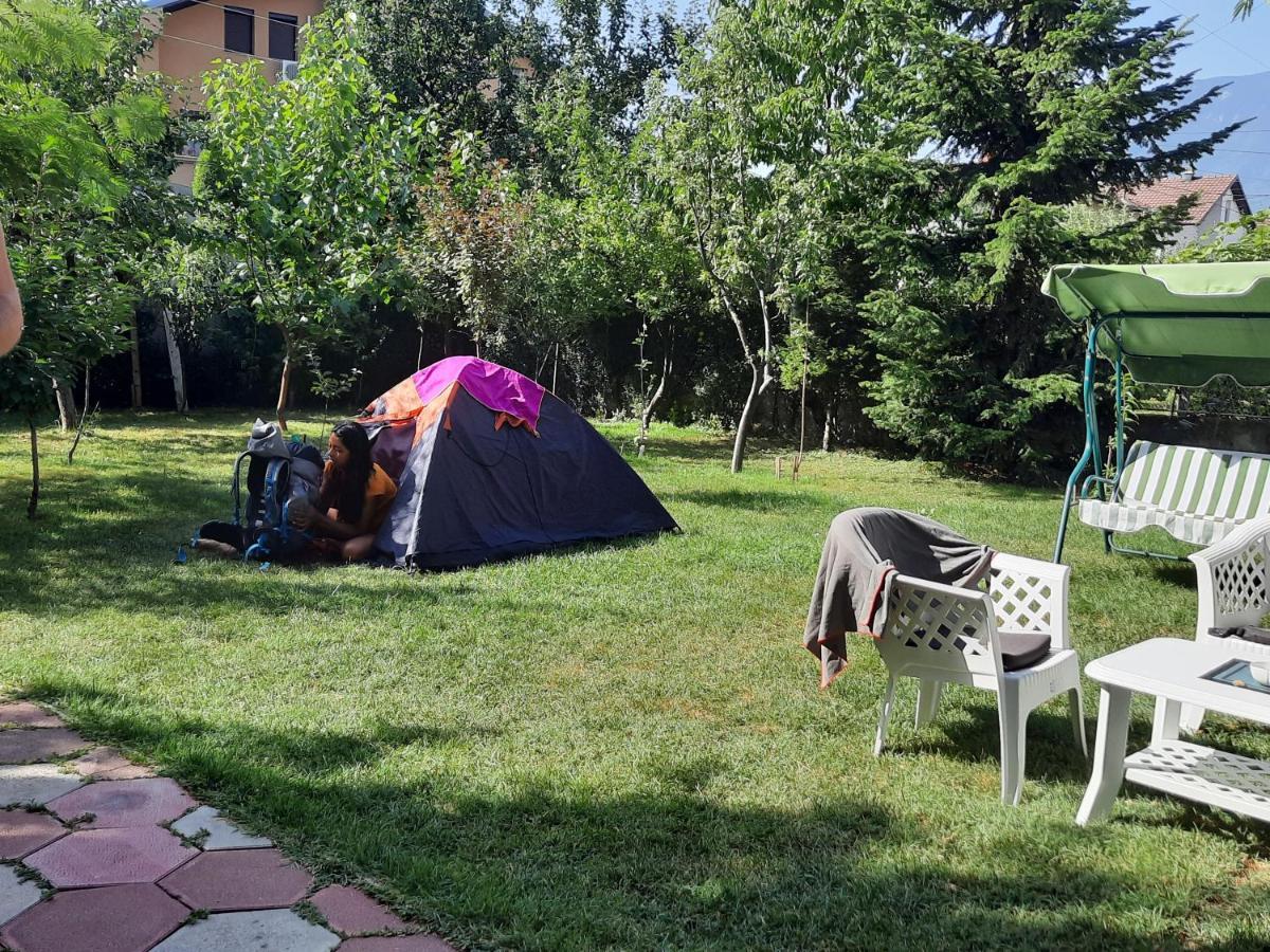 Bus Station Hostel Peja Kültér fotó