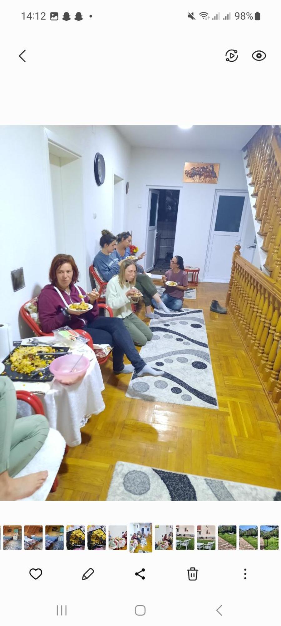 Bus Station Hostel Peja Kültér fotó