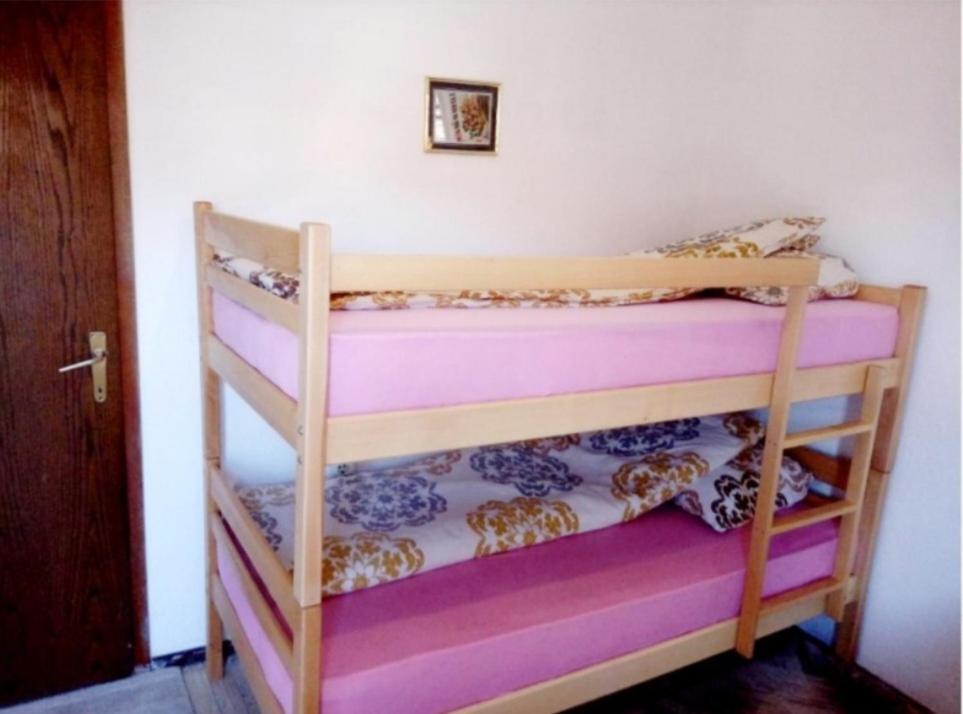 Bus Station Hostel Peja Kültér fotó