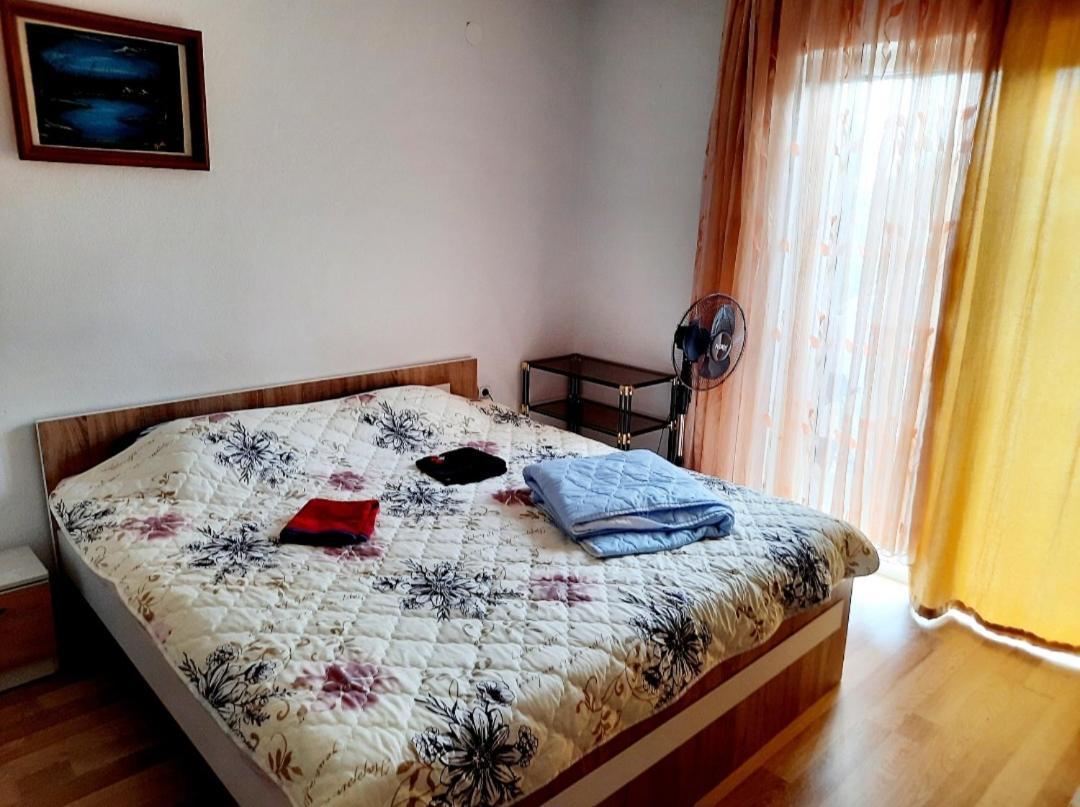 Bus Station Hostel Peja Kültér fotó