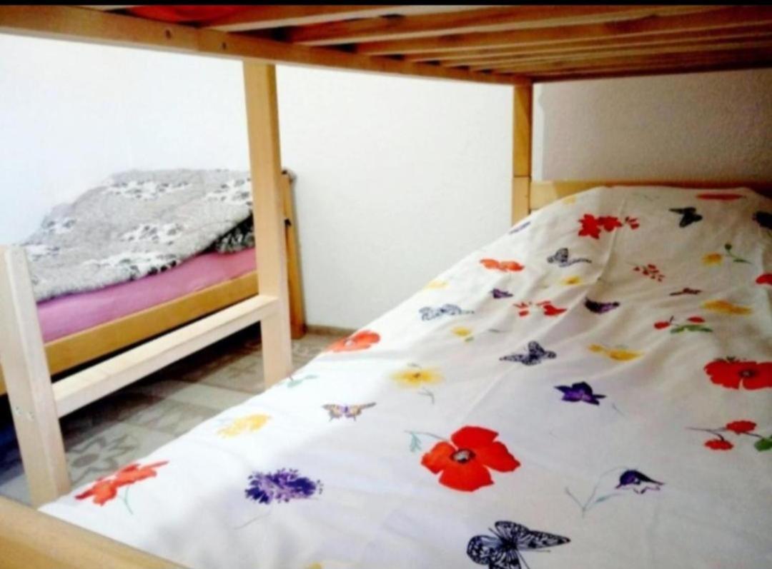 Bus Station Hostel Peja Kültér fotó